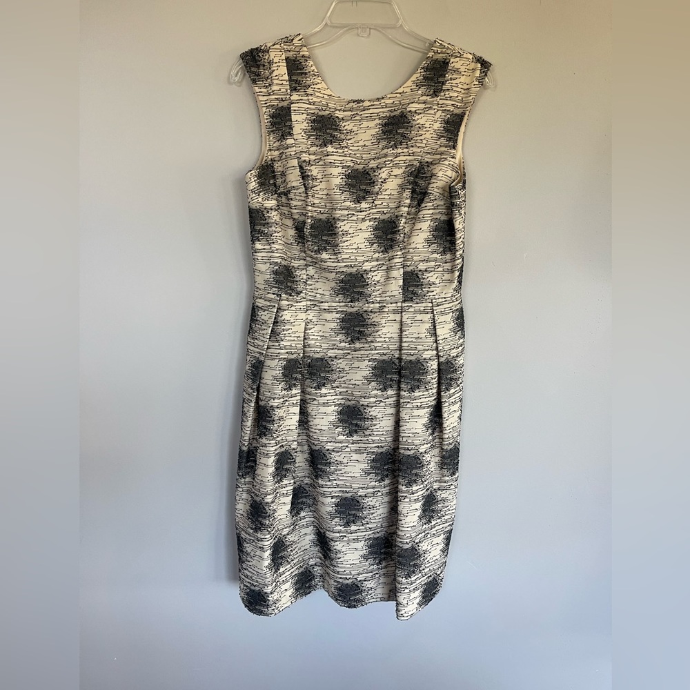 Carmen Marc Valvo, gorgeous and elegant silk dress with embroidered detail.